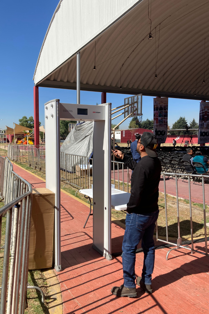 Renta de arco detector de metales para control de acceso en evento masivo de Ocoyoacac