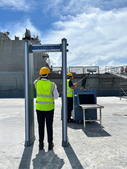 Máquina de rayos X con inteligencia artificial operando en puerto de Puerto Progreso para control de seguridad por Roax Group