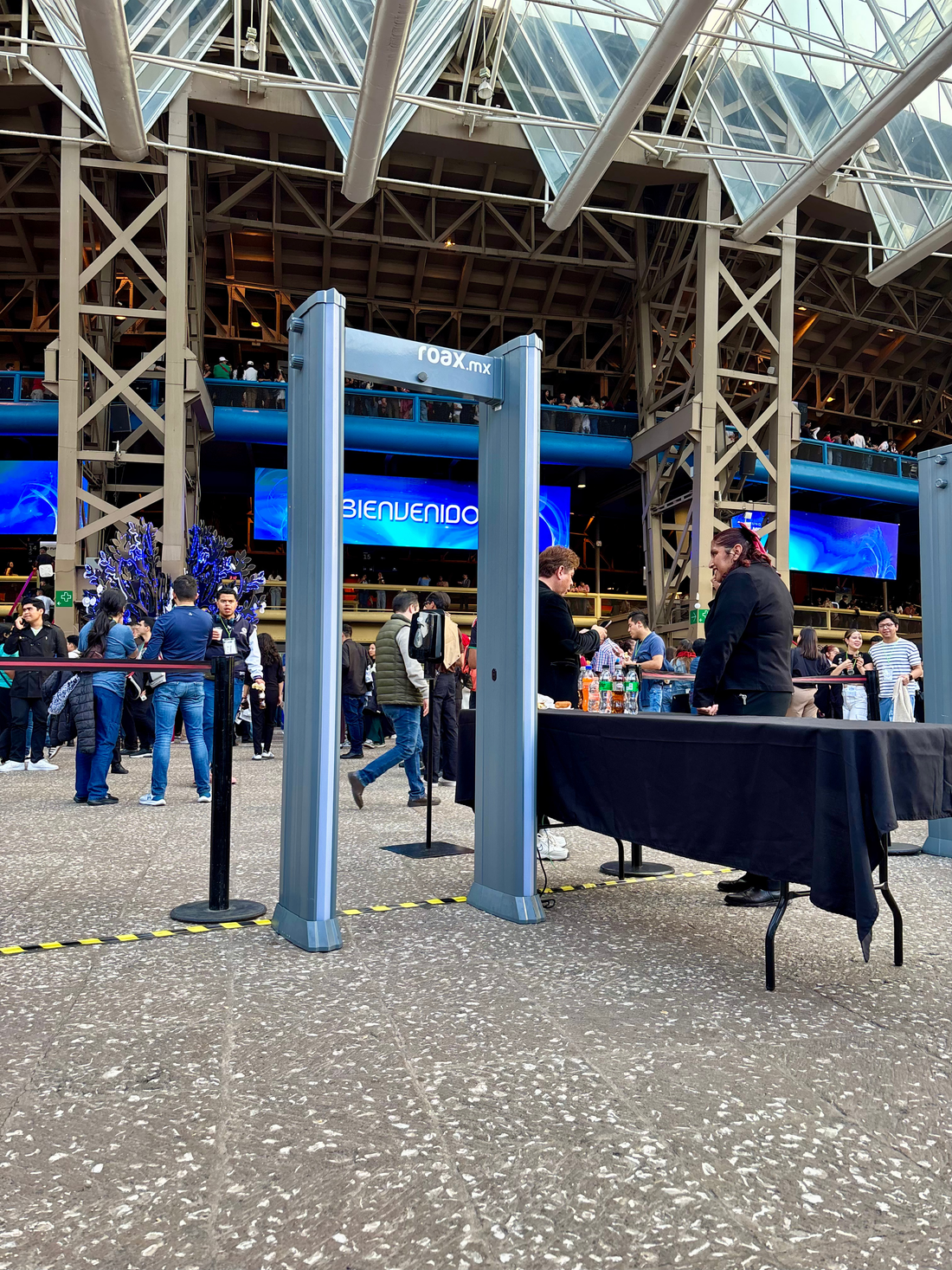RENTA DE 9 ARCOS DETECTORES DE METALES PARA SEGURIDAD Y CONTROL DE ACCESOS EN EL EVENTO MÉXICO SIGLO XXI 2026 EN EL AUDITORIO NACIONAL.